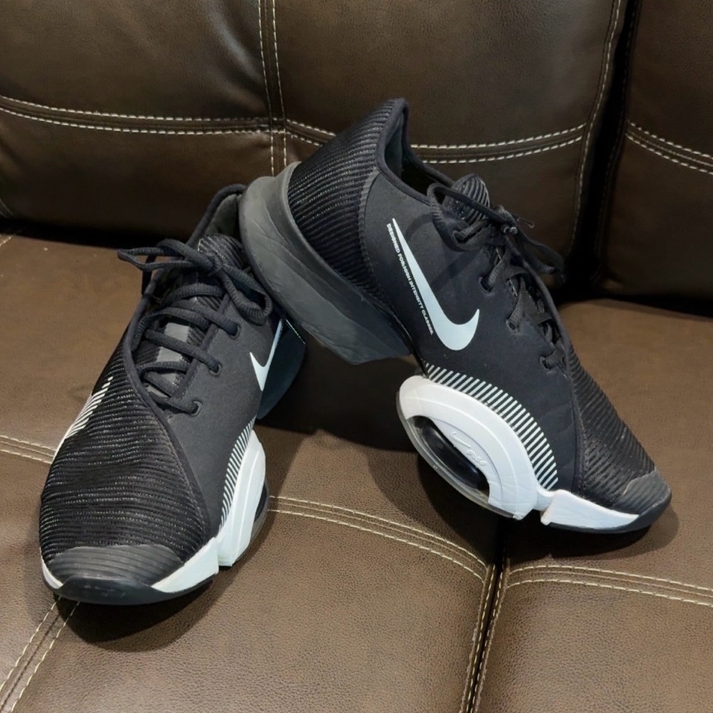 Nike Men’s Black and White Athletic Sneakers